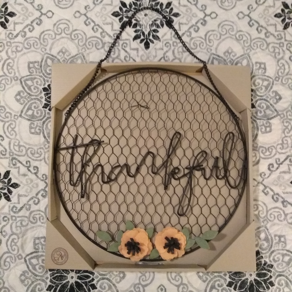 NWT Lovely primitive thankful sign